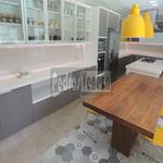 Cozinha em quartzo branco